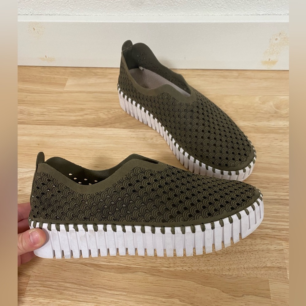 Ilse Jacobsen Olive Green Flats with White Soles
